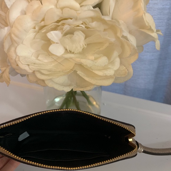 BRAND NEW! Coach Clutch - Picture 5 of 5